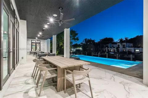 Exterior - 4424 Granada Blvd, Coral Gables, FL 33146 photo 24 of 27