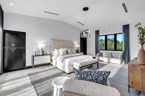 Bedroom - 4424 Granada Blvd, Coral Gables, FL 33146 photo 9 of 10