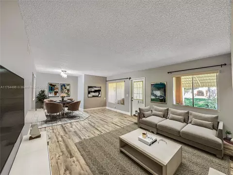 118 Lake Pine Cir #C-1, Greenacres, FL 33463