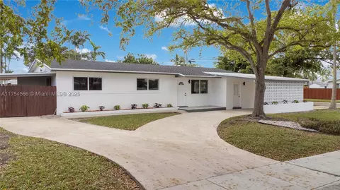 9550 Bahama Dr, Cutler Bay, FL 33189