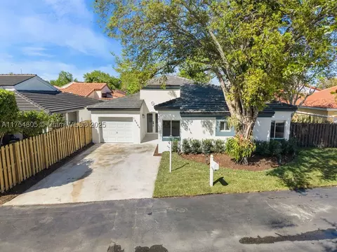 10969 SW 74th St, Miami, FL 33173