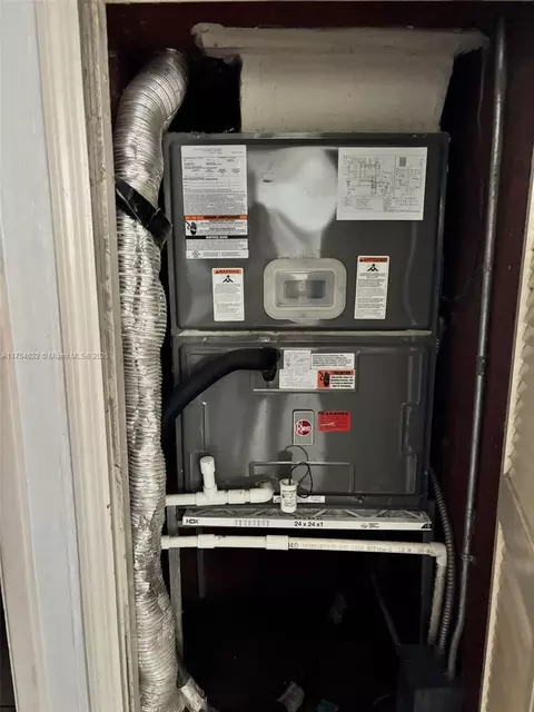 Undisclosed, Hialeah, FL 33012 photo 6