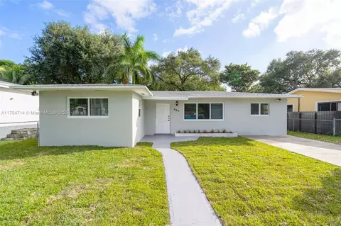 330 NE 164th St, Miami, FL 33162