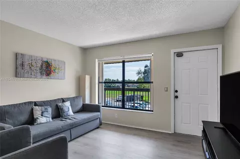10064 NW 4th St #204, Pembroke Pines, FL 33024