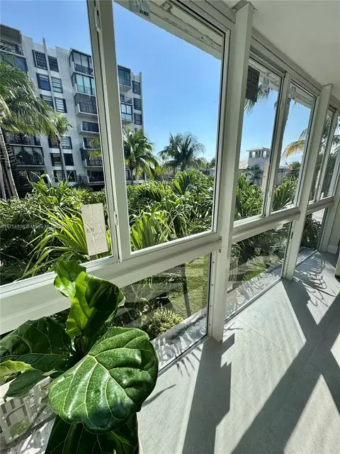 Exterior - 555 Crandon Blvd #32, Key Biscayne, FL 33149 photo 1 of 3