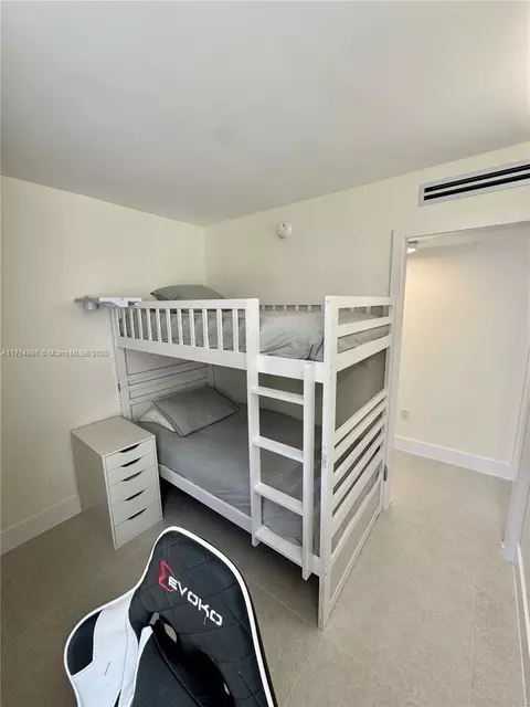 Bedroom - 555 Crandon Blvd #32, Key Biscayne, FL 33149 photo 3 of 4
