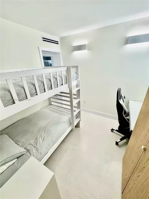 Bedroom - 555 Crandon Blvd #32, Key Biscayne, FL 33149 photo 2 of 4