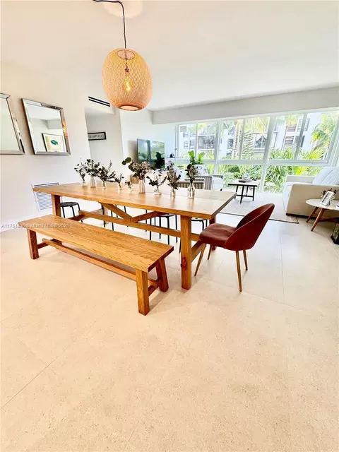 Dining - 555 Crandon Blvd #32, Key Biscayne, FL 33149 photo 2 of 2