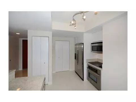 651 SE 1st Pl, Hialeah, FL 33010