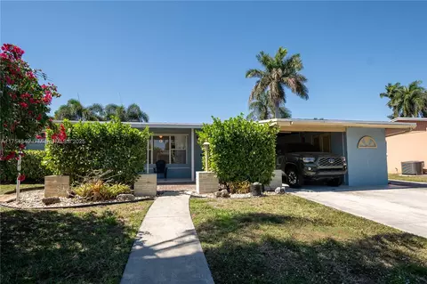 221 Poe Dr, Palm Springs, FL 33461