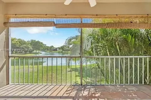 8527 Old Country Mnr #508, Davie, FL 33328