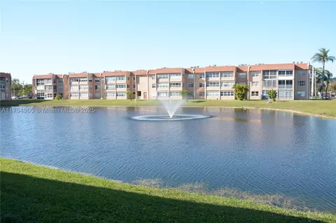 9620 Sunrise Lakes Blvd #106, Sunrise, FL 33322
