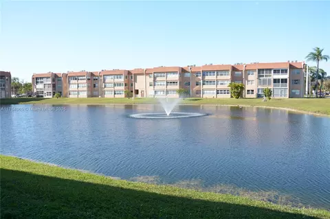 9620 Sunrise Lakes Blvd #106, Sunrise, FL 33322
