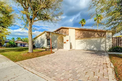 10423 SW 133rd Pl, Miami, FL 33186