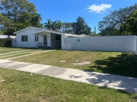 9910 Nicaragua Dr, Cutler Bay, FL 33189