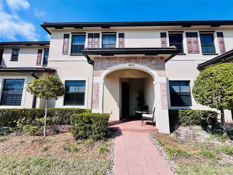 3425 W 111th Pl #3425, Hialeah, FL 33018