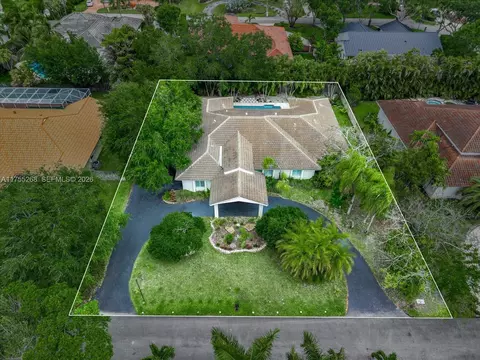 8513 SW 169 Ter, Palmetto Bay, FL 33157