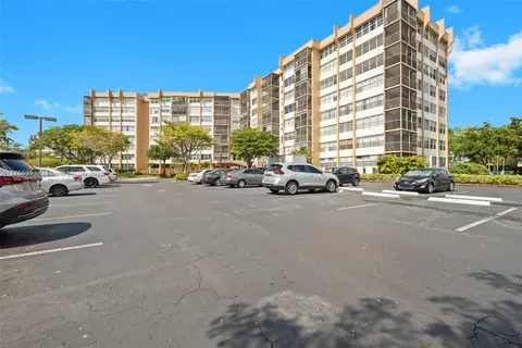 1000 Saint Charles Pl #603, Pembroke Pines, FL 33026