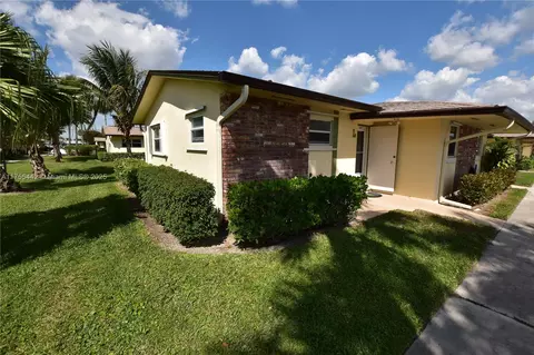 2935 W Crosley Dr #L, West Palm Beach, FL 33415