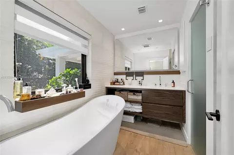 92 W Mashta Dr, Key Biscayne, FL 33149 photo 31