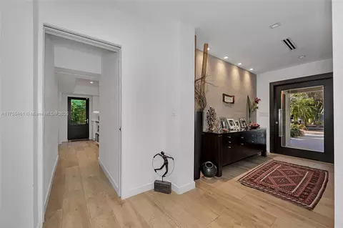 92 W Mashta Dr, Key Biscayne, FL 33149 photo 22