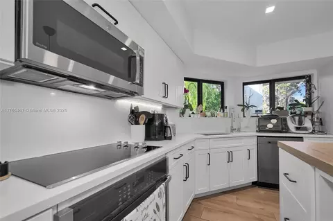 92 W Mashta Dr, Key Biscayne, FL 33149 photo 26
