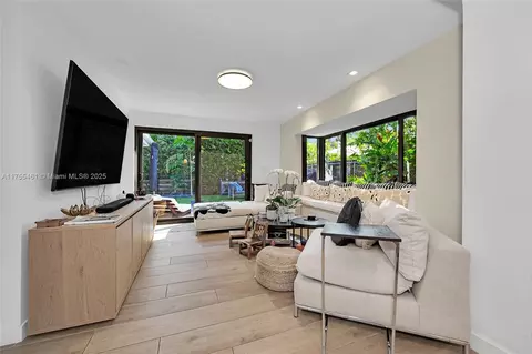 92 W Mashta Dr, Key Biscayne, FL 33149 photo 15