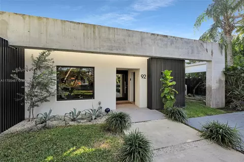 92 W Mashta Dr, Key Biscayne, FL 33149 photo 8