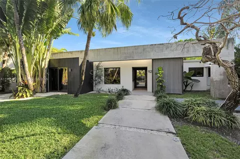 92 W Mashta Dr, Key Biscayne, FL 33149