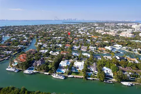 92 W Mashta Dr, Key Biscayne, FL 33149 photo 2