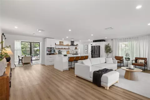 1112 Hollywood Blvd, Hollywood, FL 33019