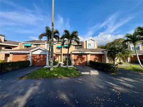7114 Woodmont Way #7114, Tamarac, FL 33321