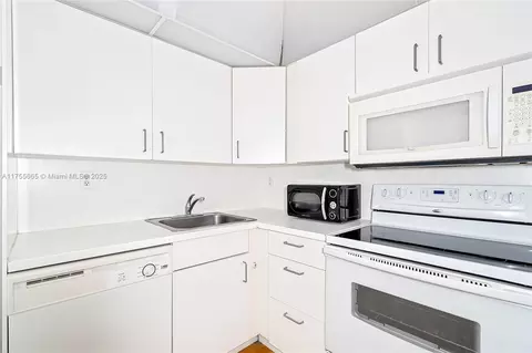 17570 Atlantic Blvd #215, Sunny Isles Beach, FL 33160