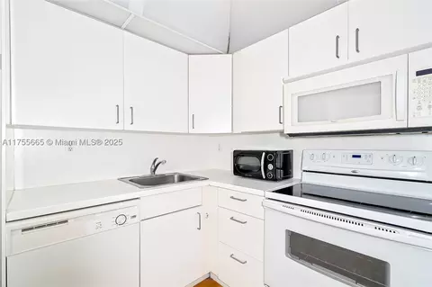 17570 Atlantic Blvd #215, Sunny Isles Beach, FL 33160