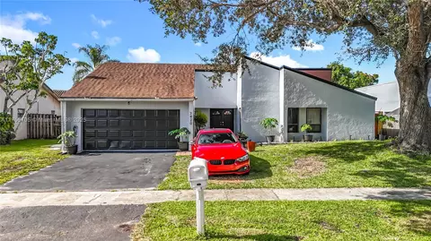 7420 NW 35th Ct, Lauderhill, FL 33319