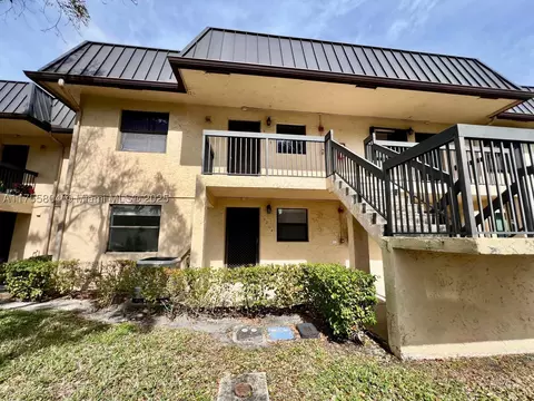 9204 NW 1st St #105, Pembroke Pines, FL 33024