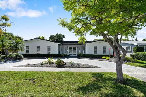 2382 NE 197th St, Miami, FL 33180