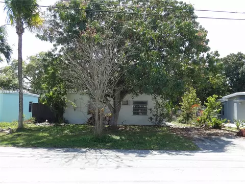1766 NE 183rd St, North Miami Beach, FL 33179