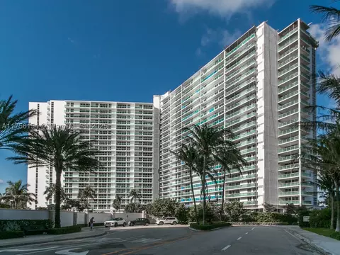 100 Bayview Dr #2101, Sunny Isles Beach, FL 33160
