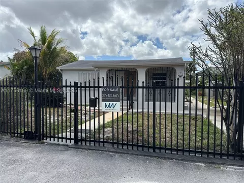 10500 NW 32nd Ct, Miami, FL 33147