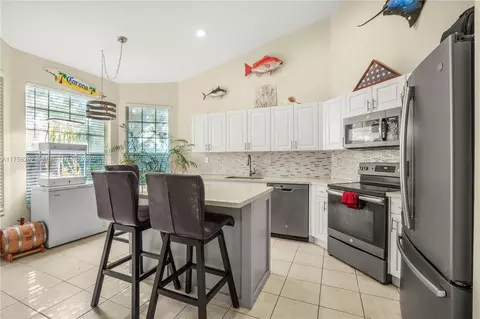 2400 E Aragon Blvd #2, Sunrise, FL 33313