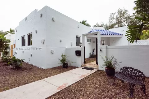 2460 Abaco Ave, Miami, FL 33133
