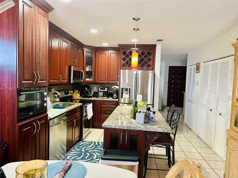 Kitchen - 7475 W 29th Ln, Hialeah, FL 33018 photo 4 of 4