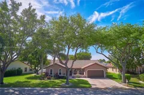 8822 NW 45th St, Coral Springs, FL 33065