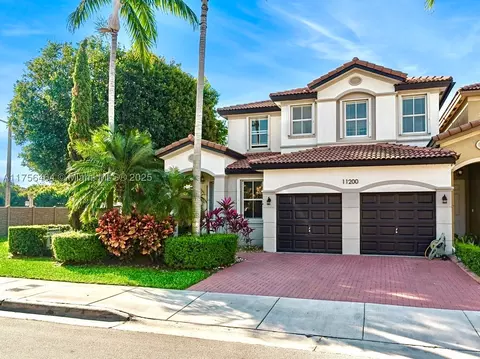 11200 NW 74th Ter, Doral, FL 33178
