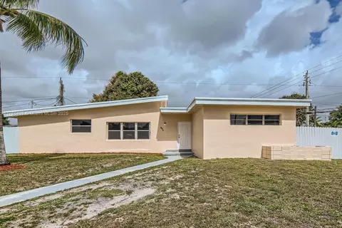 1901 NW 185th St, Miami Gardens, FL 33056