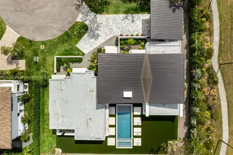 View/Area - 6991 SW 91 St, Pinecrest, FL 33156 photo 2 of 4