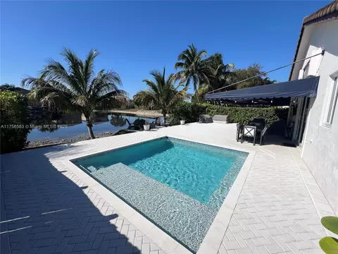 14874 SW 24th St, Miami, FL 33185