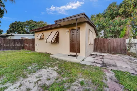 1725 Lauderdale Manor Dr, Fort Lauderdale, FL 33311