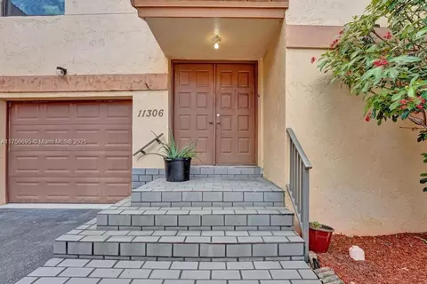 11306 SW 9th Ct, Pembroke Pines, FL 33025